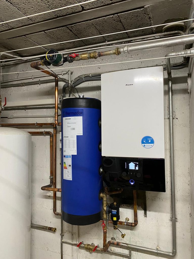 Installation de pompe à chaleur avec réservoir Thermador